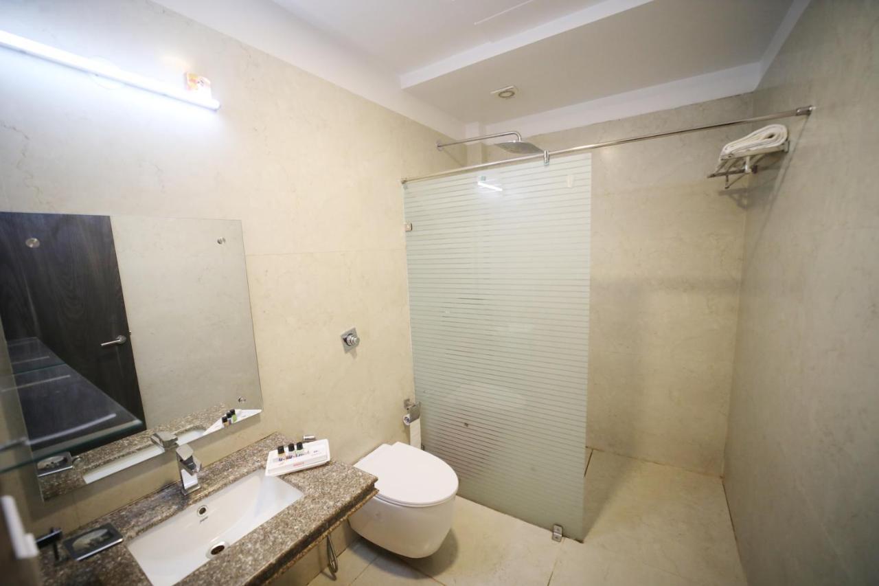 Hotel Panchsheel Ayodhya ภายนอก รูปภาพ