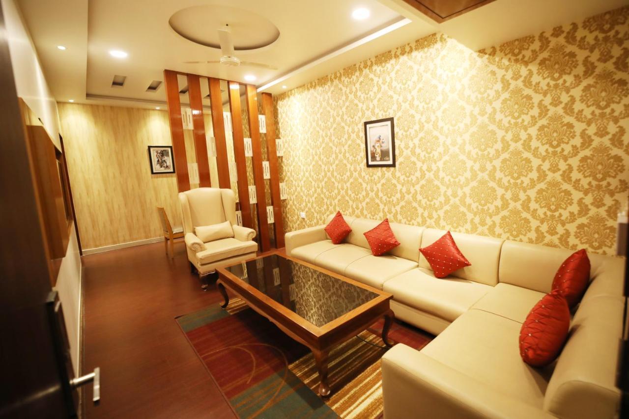 Hotel Panchsheel Ayodhya ภายนอก รูปภาพ