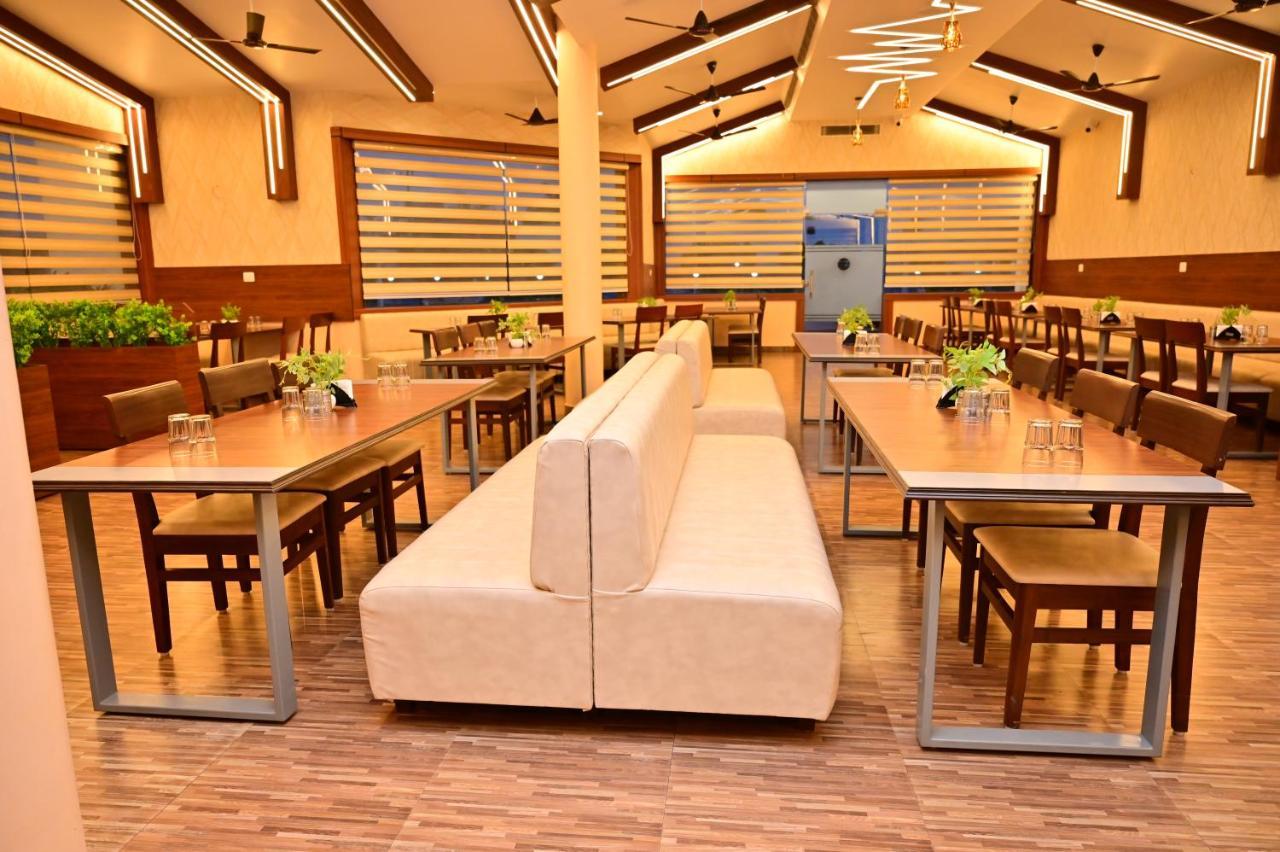 Hotel Panchsheel Ayodhya ภายนอก รูปภาพ