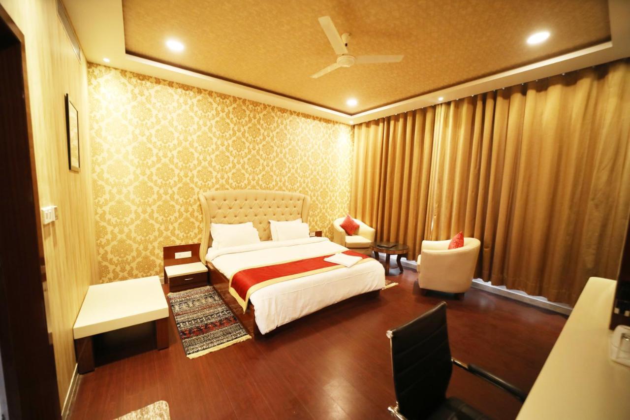 Hotel Panchsheel Ayodhya ภายนอก รูปภาพ