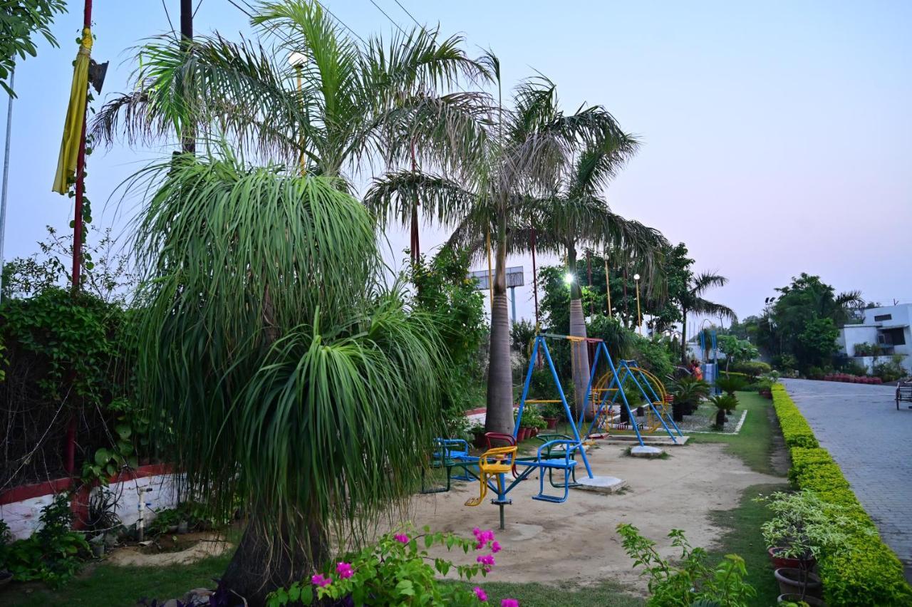 Hotel Panchsheel Ayodhya ภายนอก รูปภาพ